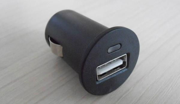 mini USB car charger 2