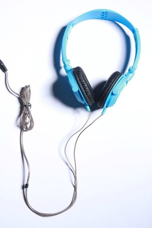 Five color computer headphones  4