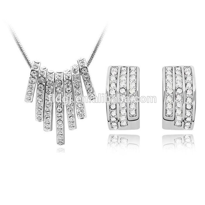 zinc alloy heart shape diamond set fashion necklace jewelry made in qingdao  3
