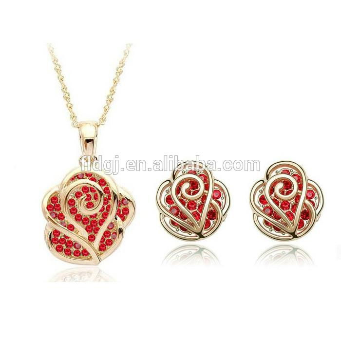 zinc alloy heart shape diamond set fashion necklace jewelry made in qingdao 