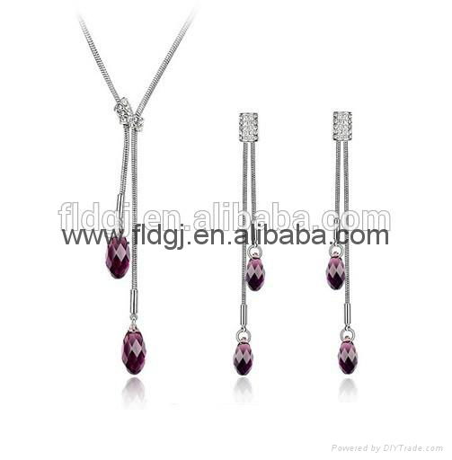 zinc alloy diamond set fashion necklace jewelry made in qingdao 