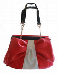 Shoulder bags with red color