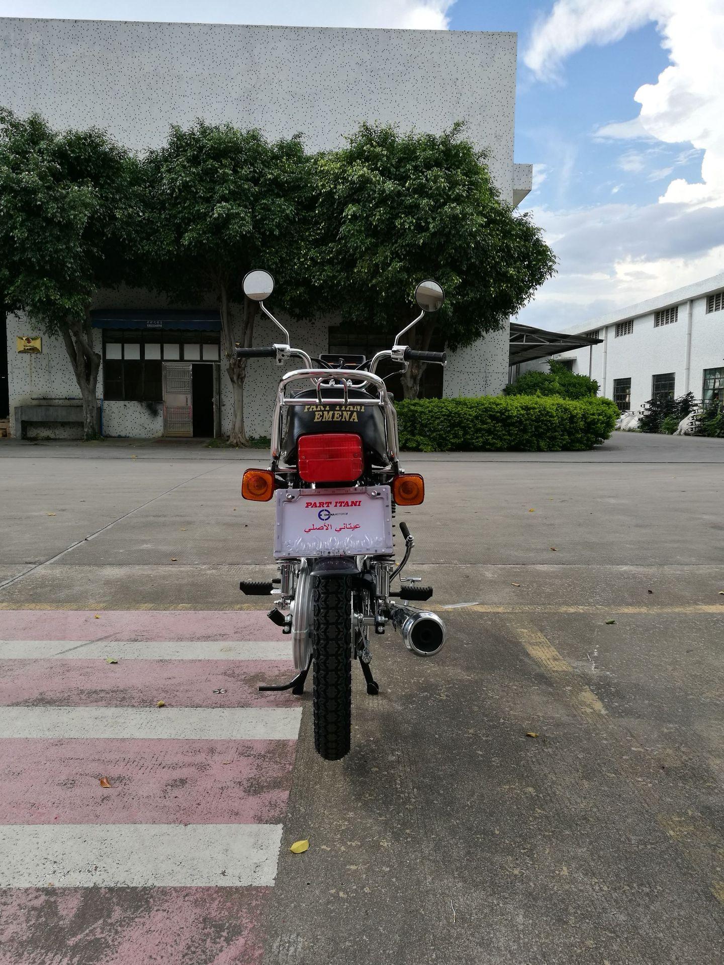 CG125 PART AKKAD出口代工CG125型跨騎式摩托車 4