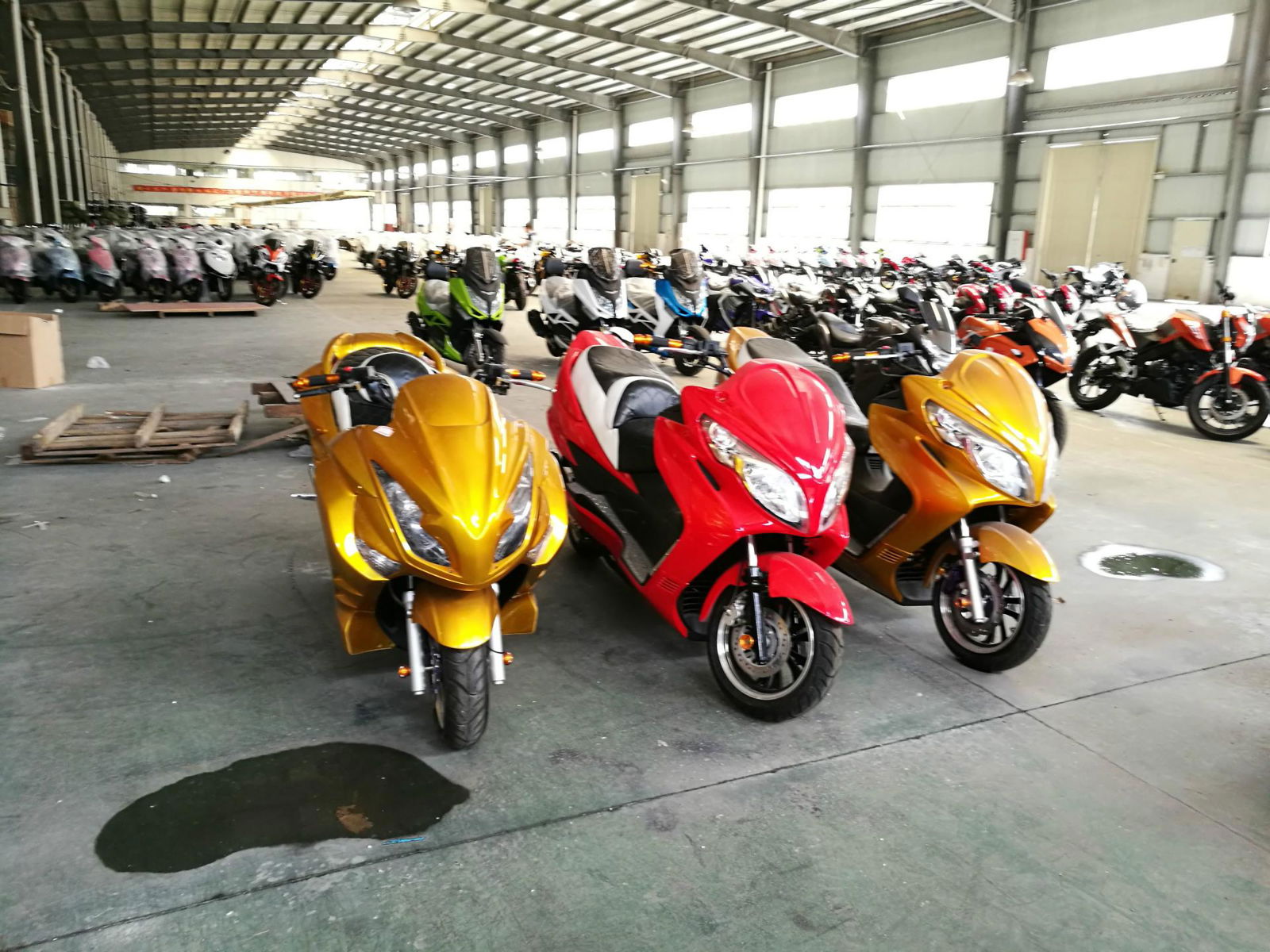 Guangdong manufacturing large-scale scooter with certified fashion sports car 3