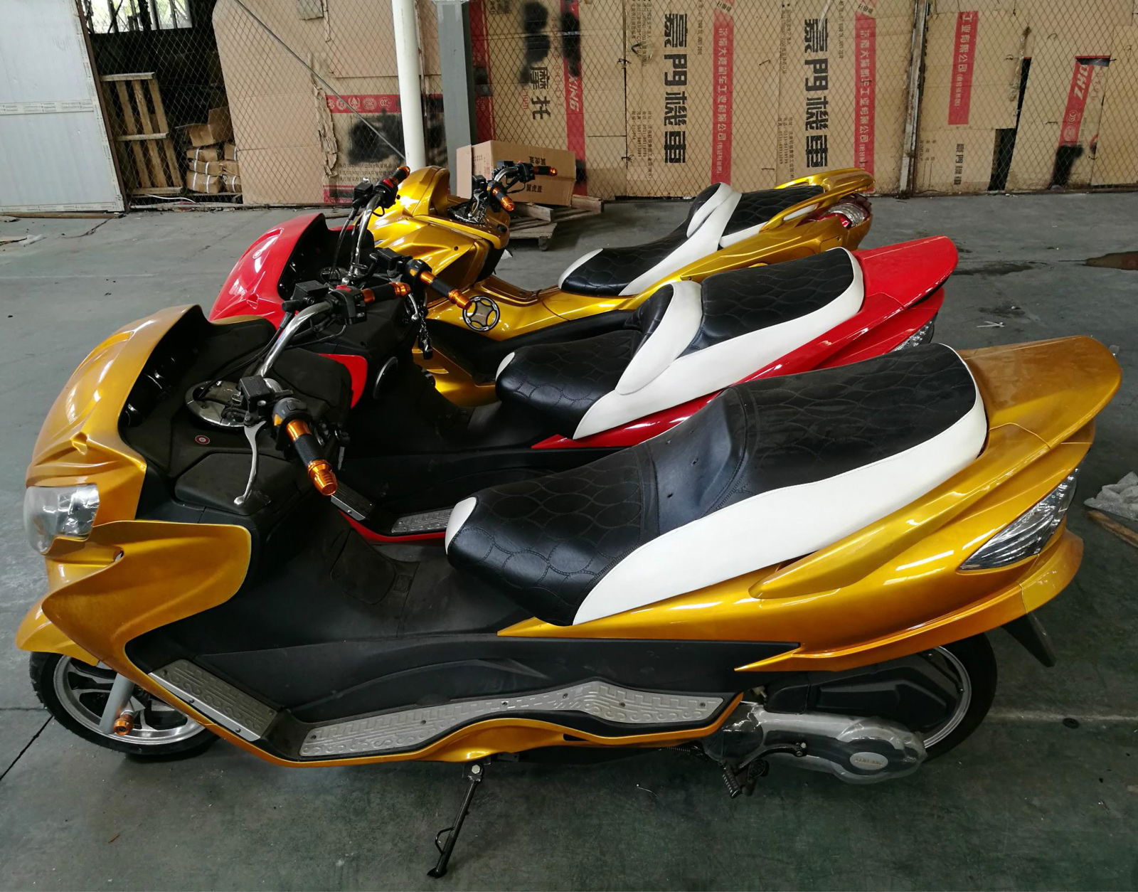 Guangdong manufacturing large-scale scooter with certified fashion sports car 5