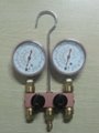 Manifold freon pressure gauge