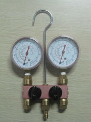 Manifold freon pressure gauge