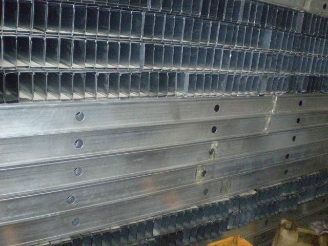 Galvanized steel framing for drywall partition 4