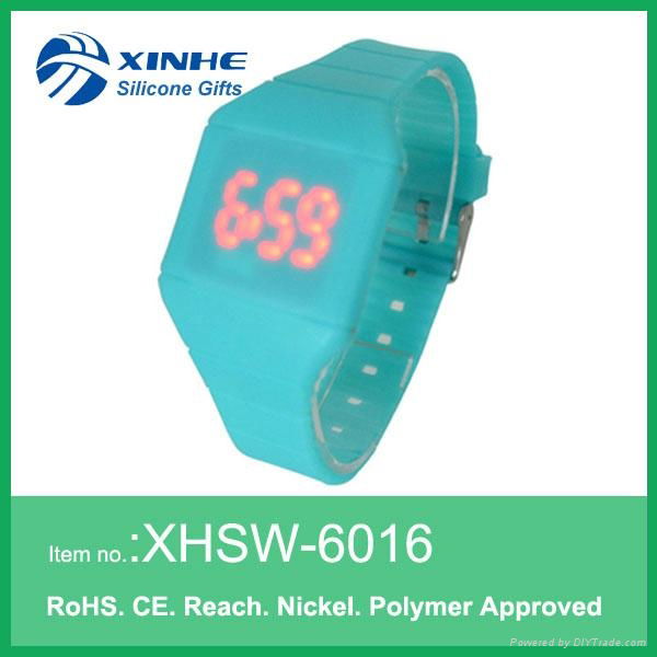 2015 New Fashion touch screen LED watch  3