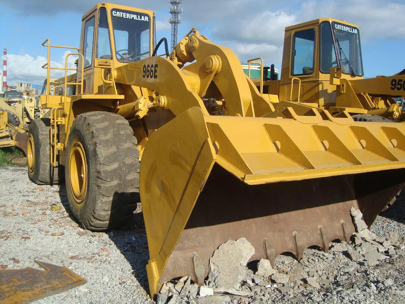 used cat loader 966E bestseller ONLY 22000 USD