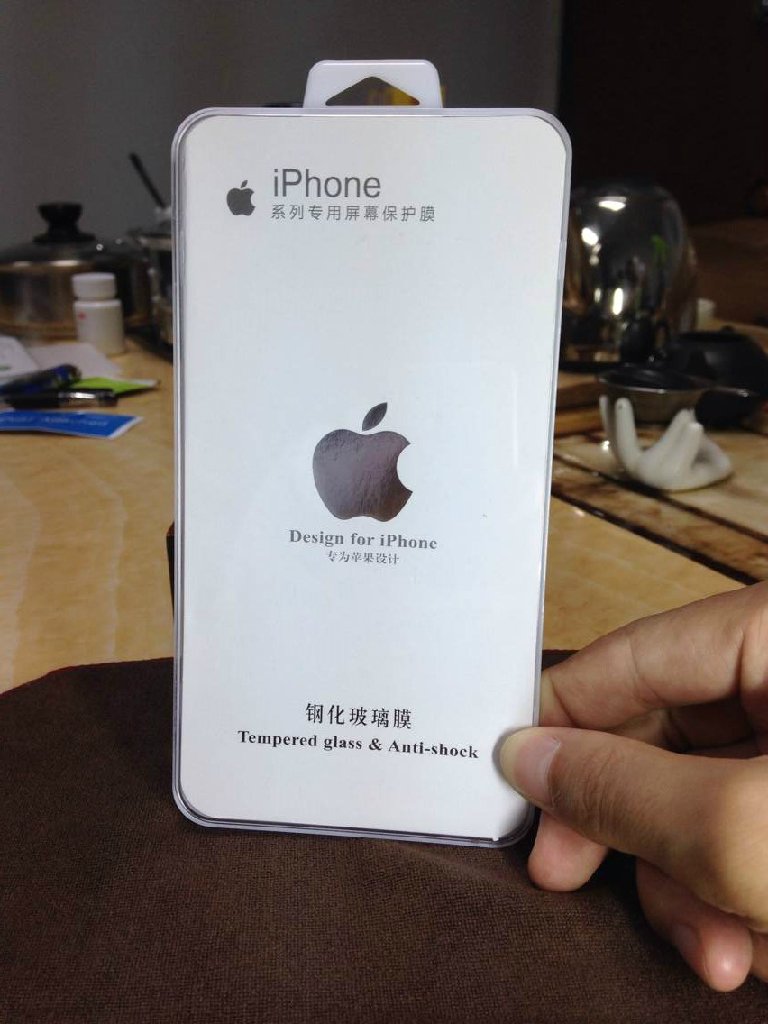 tempered glass screen protector on your iPhone 5/5c/5s 2