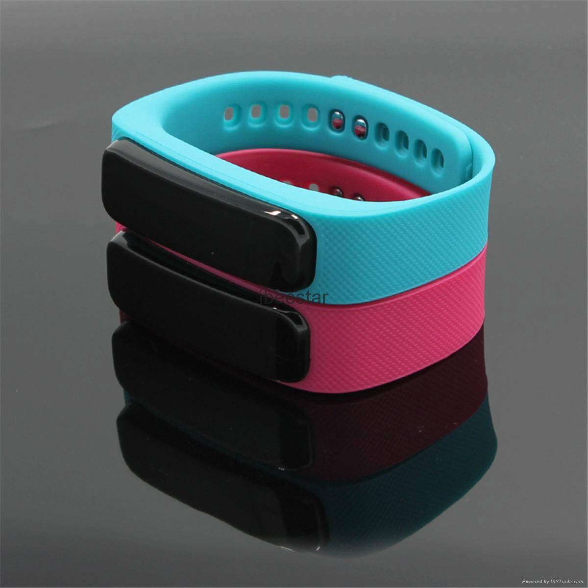 Bluetooth smart bracelet with bluetooth portable earphone 5