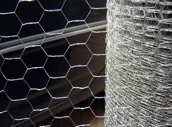 Hexagonal Wire Mesh Netting For Chicken Poultry Fencing 2