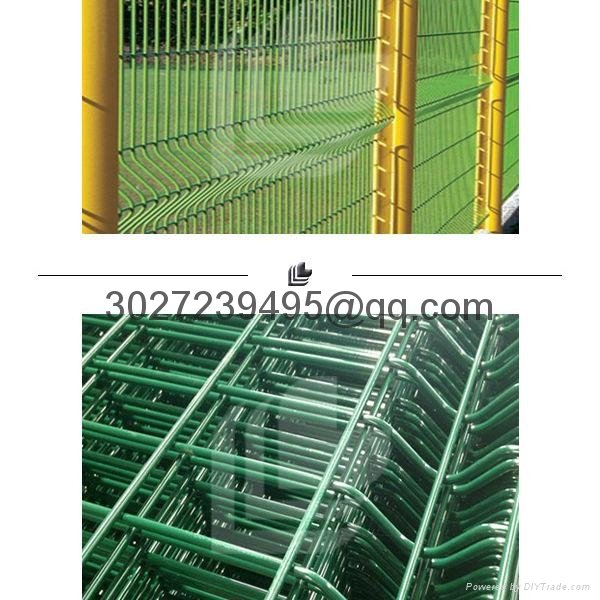 Galvanized & epoxy coated Wire mesh fence 1