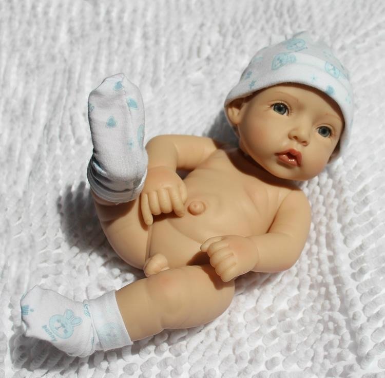 Handmade lifelike newborn reborn vinyl mini fashion doll
