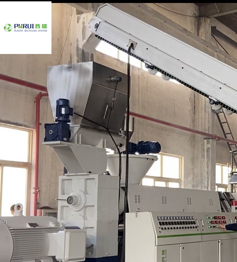 Forced feed plastic recycling machine granulating machine