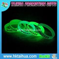 Hot Custom Fashion Glow in Dark Bracelet Wristband  1