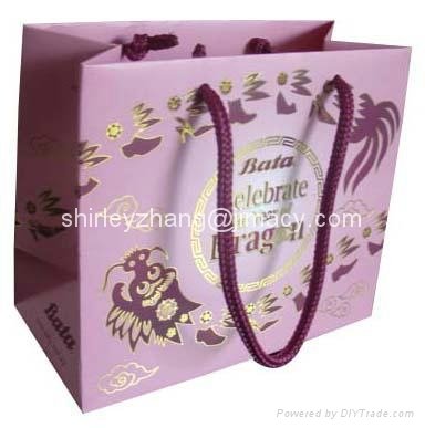 Gift Paper Bag for Daily Use and Add Promotion, Made of White Card Paper  4