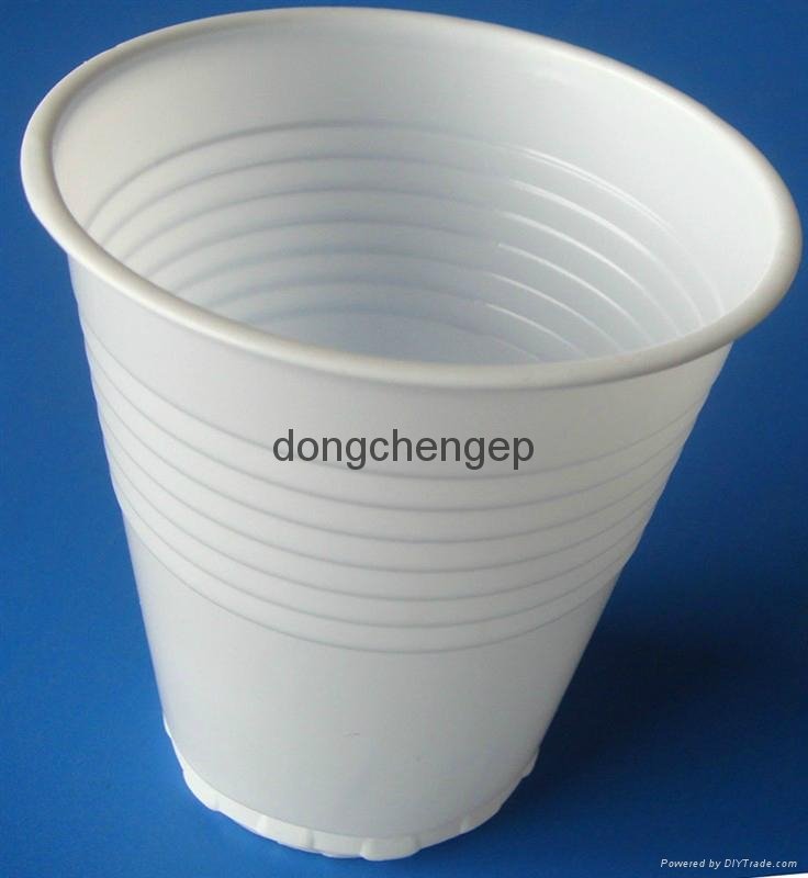 Good quality plastic cups 2