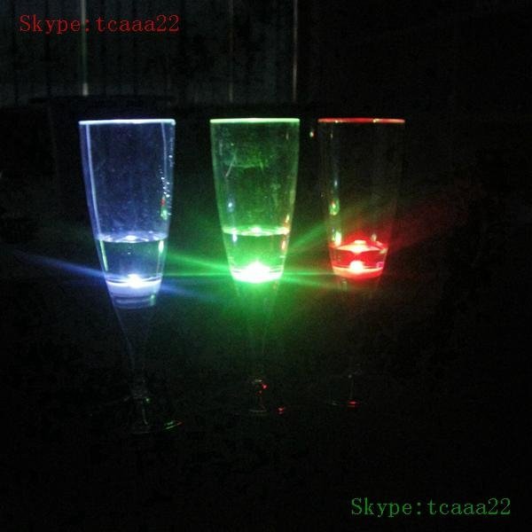 2014 fashion led flashing champagne cup with light 3