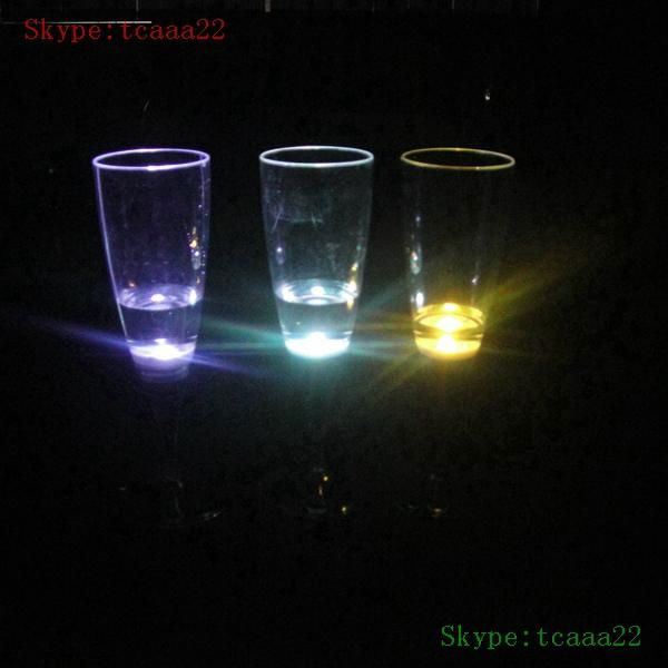 2014 fashion led flashing champagne cup with light 4
