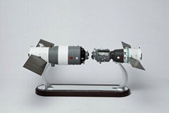 Shenzhou 10 spacecraft dock with Tiangong-1 model(aluminum box)