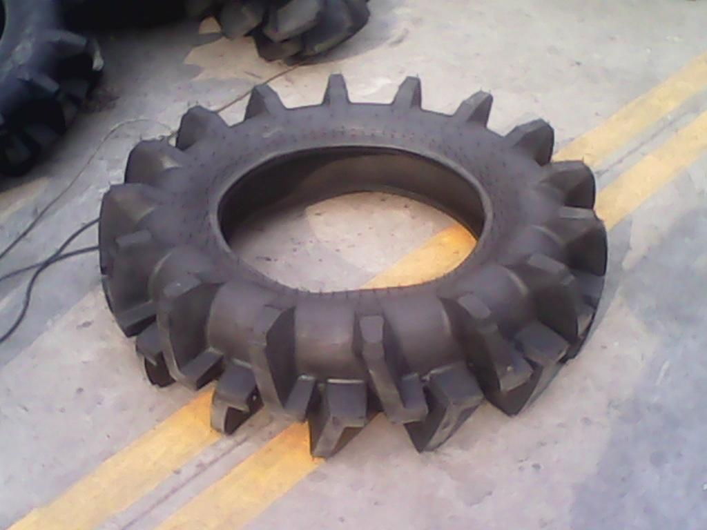 8.3-20 R-2 agricultural tire pengrun 2
