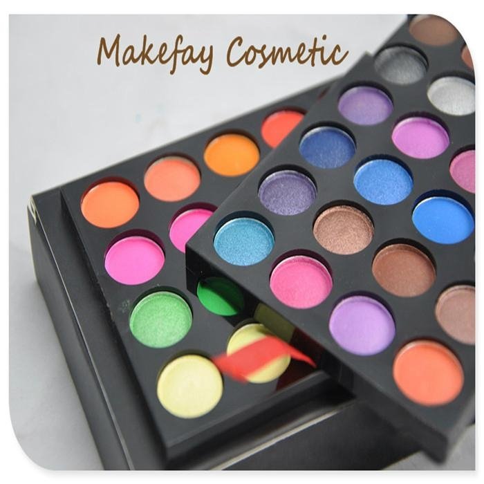 Wholesale 252 Color Make up Sets Eyeshadow & Sponge Brush 2
