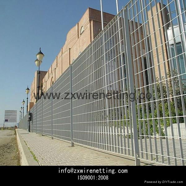 painted steel grating fence  3