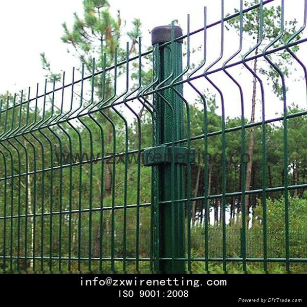 pvc coated wire mesh fence 3