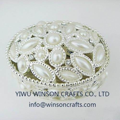 Metal trinket box pearls table decoration 2