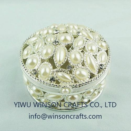 Metal trinket box pearls table decoration 3