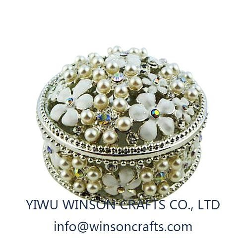 Metal trinket box pearls table decoration