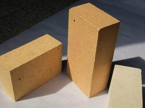 Low porosity fireclay brick