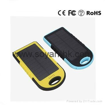 Waterproof Solar Portable Powerbank With LED Lighting  3