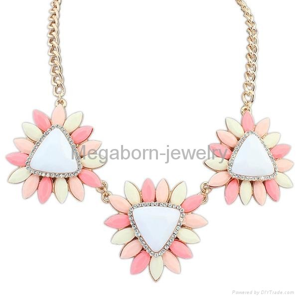 Fashion flower crystal glass short necklace vinatage statement necklace 2
