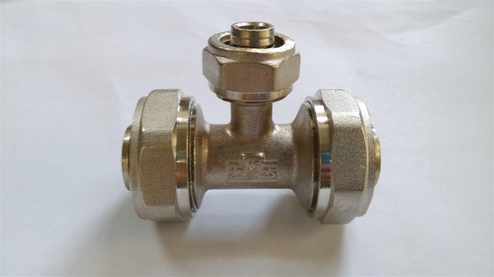 compression fitting tees for pex-al pipes