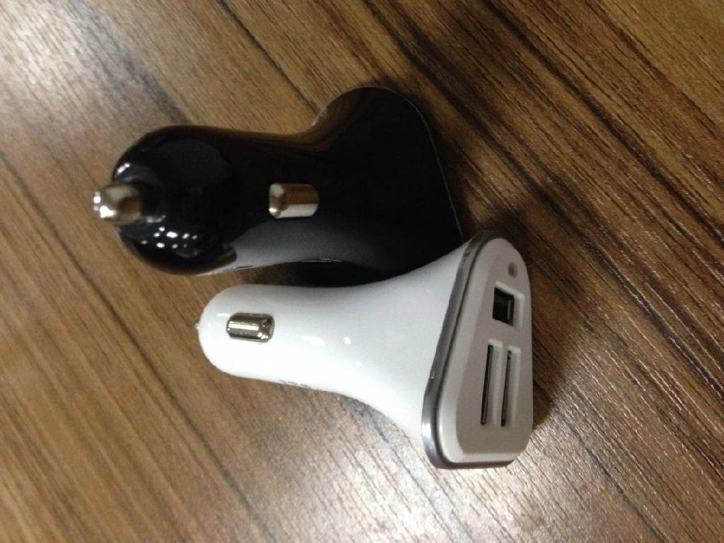 Car Charger with three USB outputs 5.2A 4
