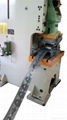 Continuous punching type u-shaped bracket forming unit