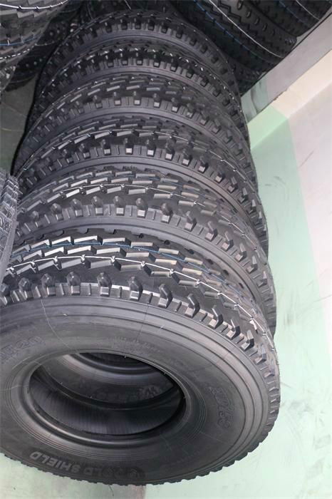 GT168 wearproof rubber tyre 1