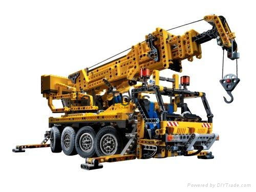 LEGO Technic Set #8421 Mobile Crane