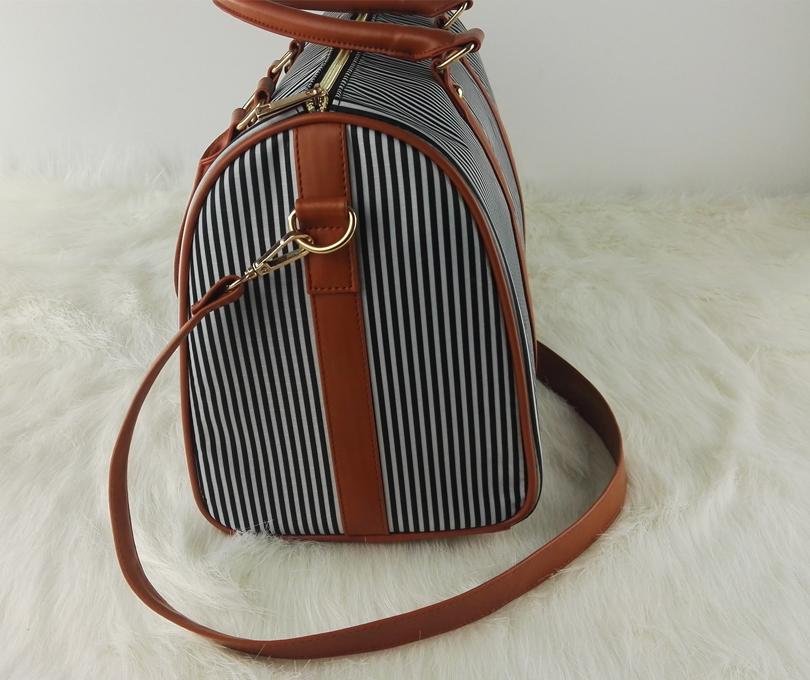 Stripe travel bag / sport bag 3