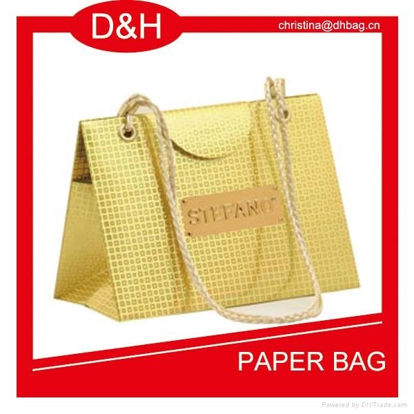 special-shape-gift-paper-bag 2