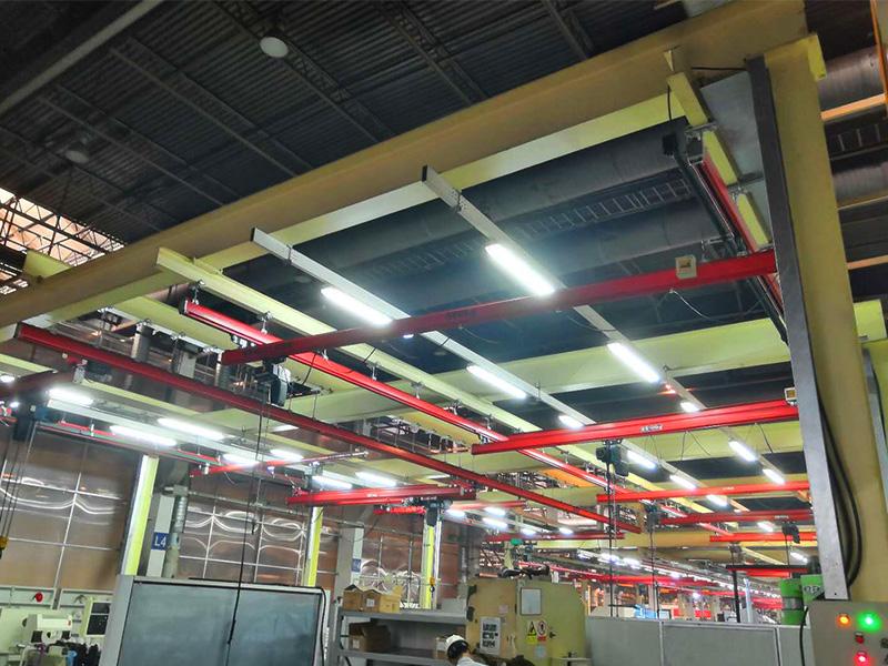 Self standing flexible combination crane 4