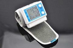 digital electronic automatic wrist blood pressure monitor 