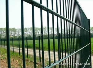 Double horizontal wire welded fence  3