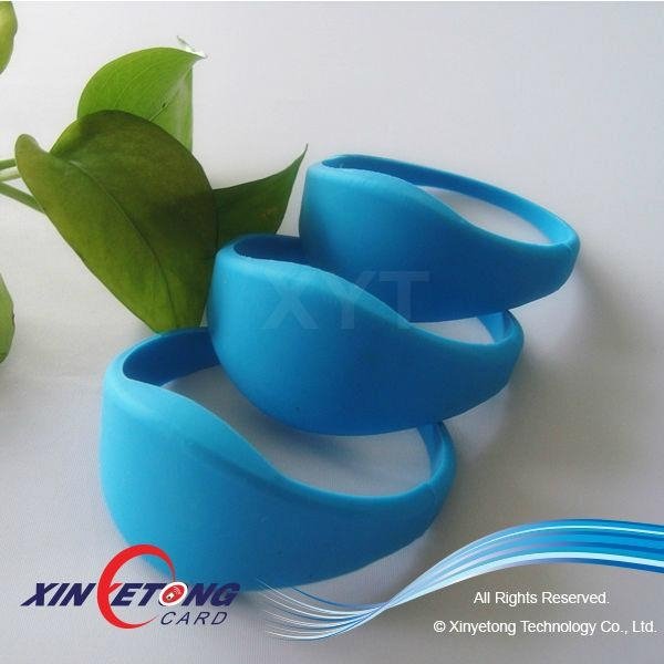13.56MHZ Ntag203 NFC Silicone Wrist Band 3