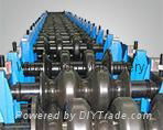 Guardrail roll forming machine