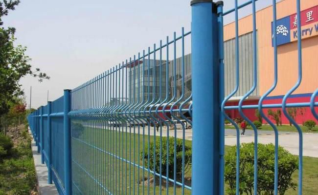 welded mesh fence 2