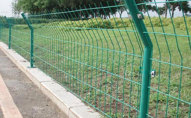 welded mesh fence 5
